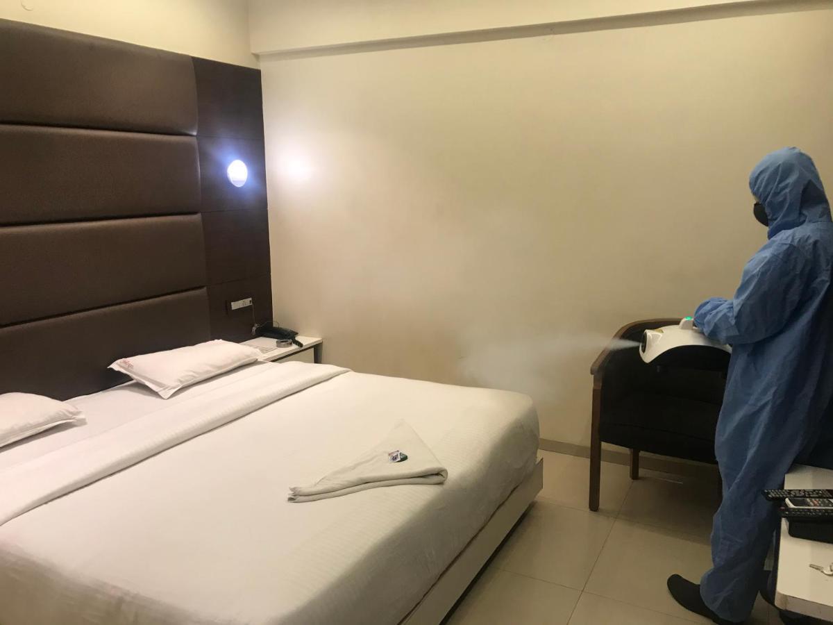 פונה Hotel Shivam מראה חיצוני תמונה