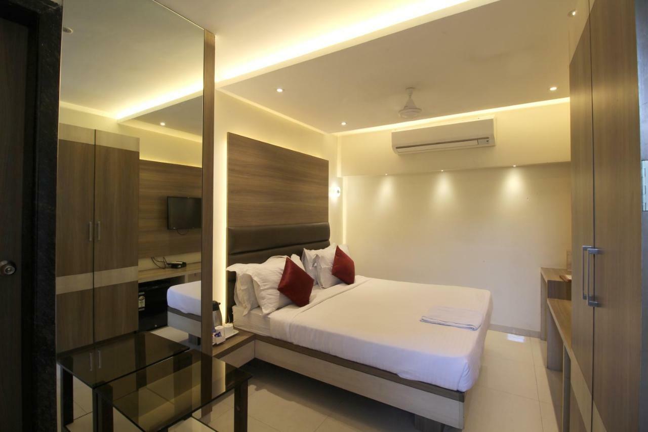 פונה Hotel Shivam מראה חיצוני תמונה