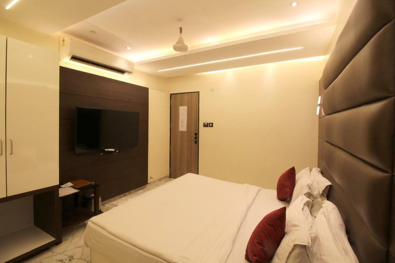 פונה Hotel Shivam מראה חיצוני תמונה
