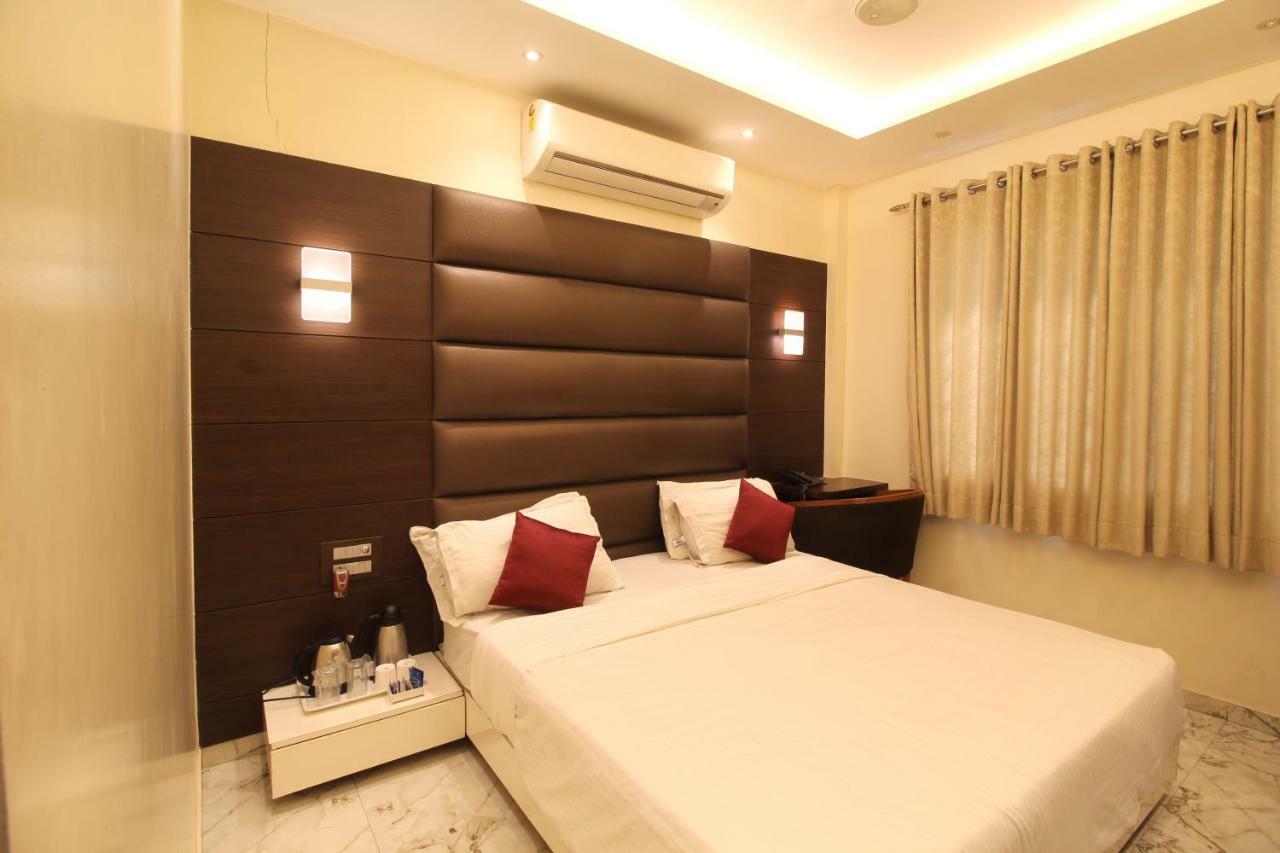 פונה Hotel Shivam מראה חיצוני תמונה