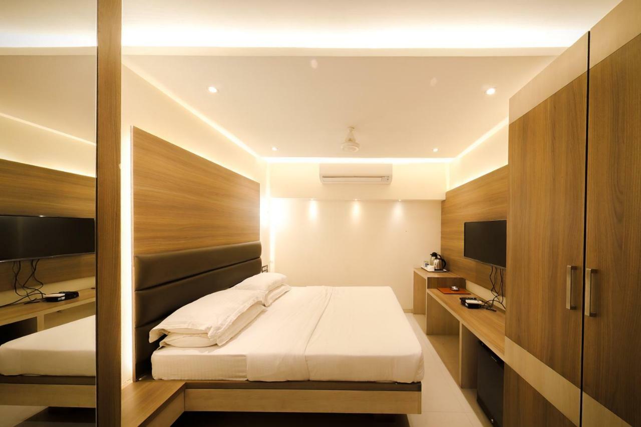 פונה Hotel Shivam מראה חיצוני תמונה