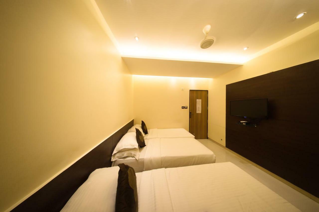 פונה Hotel Shivam מראה חיצוני תמונה