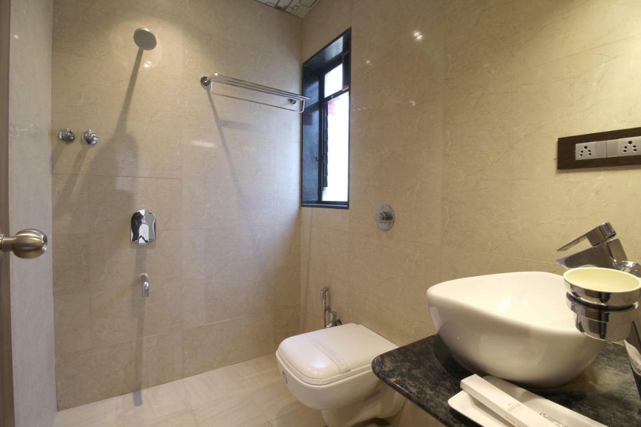 פונה Hotel Shivam מראה חיצוני תמונה