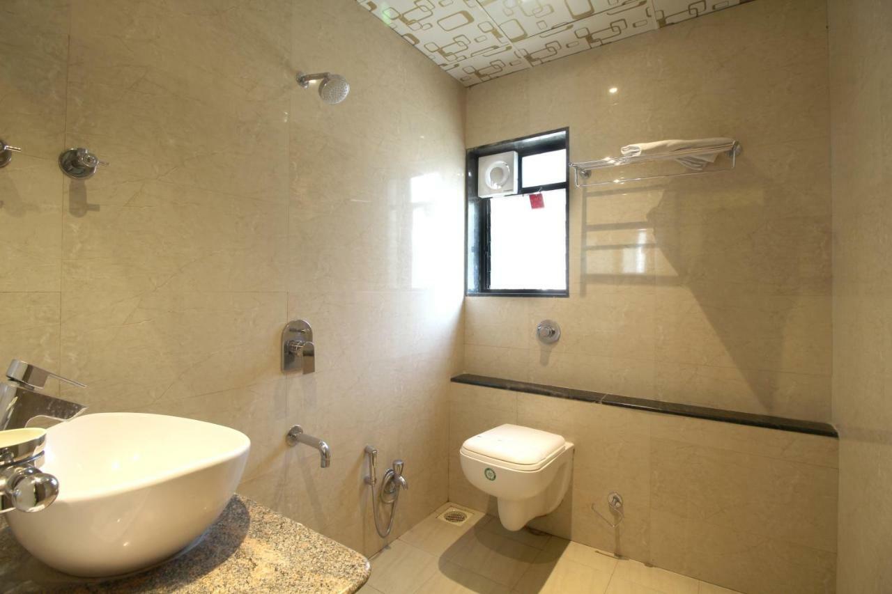 פונה Hotel Shivam מראה חיצוני תמונה