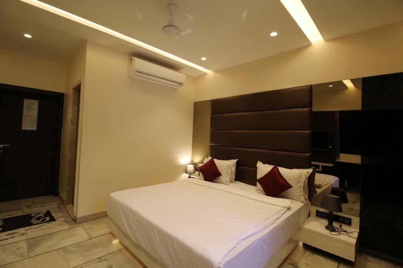 פונה Hotel Shivam מראה חיצוני תמונה
